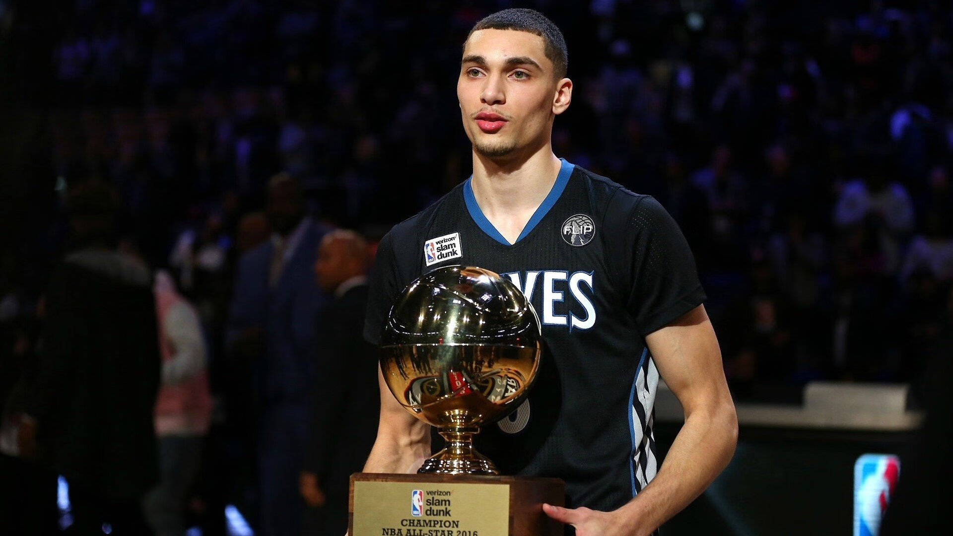 瑞·弗兰：在场上，他的跑位和防守意识为全黑队创造了无数机会